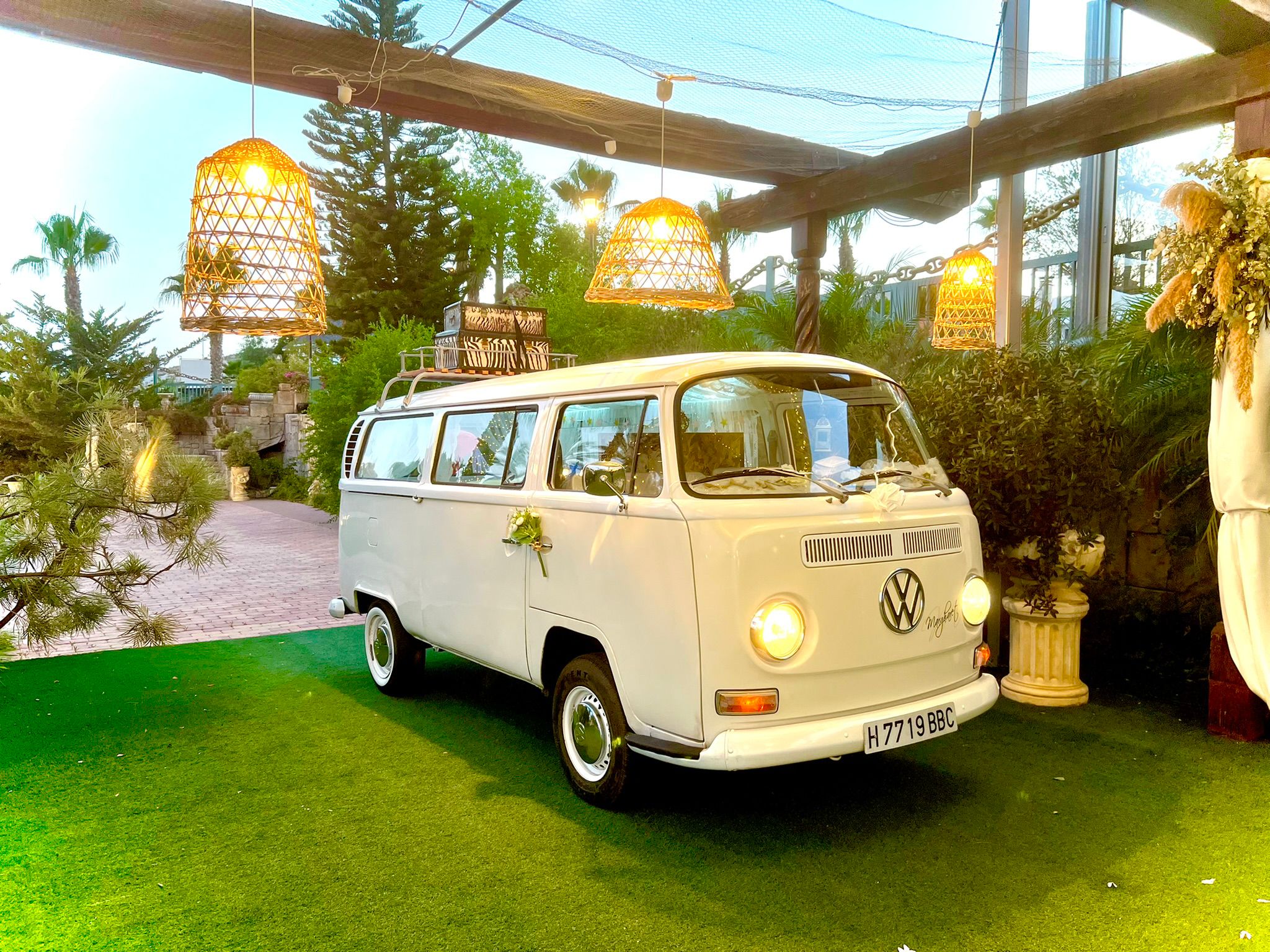Furgoneta vintage Margharet fotomatón exterior jardín boda Madrid