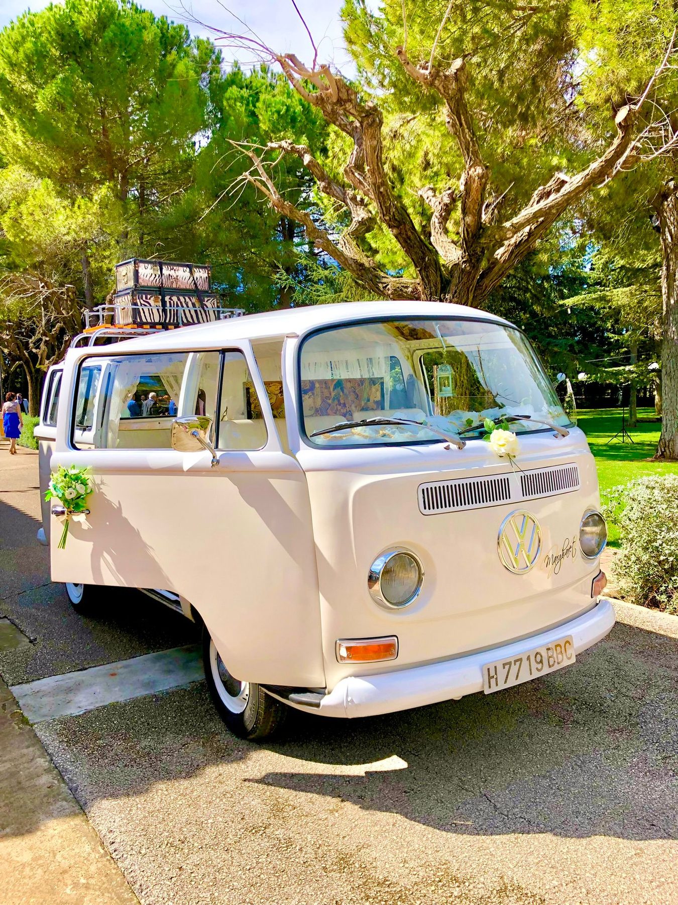 Furgoneta Volkswagen T2 Margharet decorada fotomatón boda en viñedo · Ruliña Moments